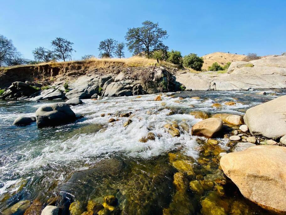 Sequoia Cabin By The River Три-Риверс Экстерьер фото